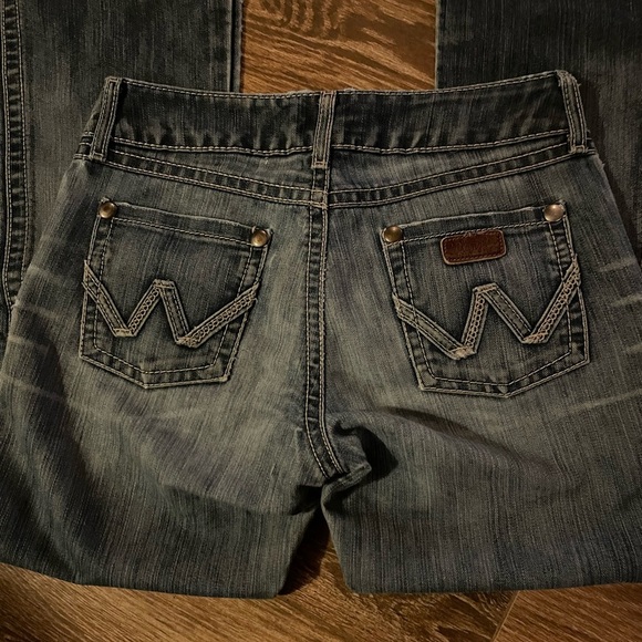Women's Wrangler Leather Premium Patch Bootcut Jeans Size 3/4 x 30 (cut hem) - Picture 1 of 9